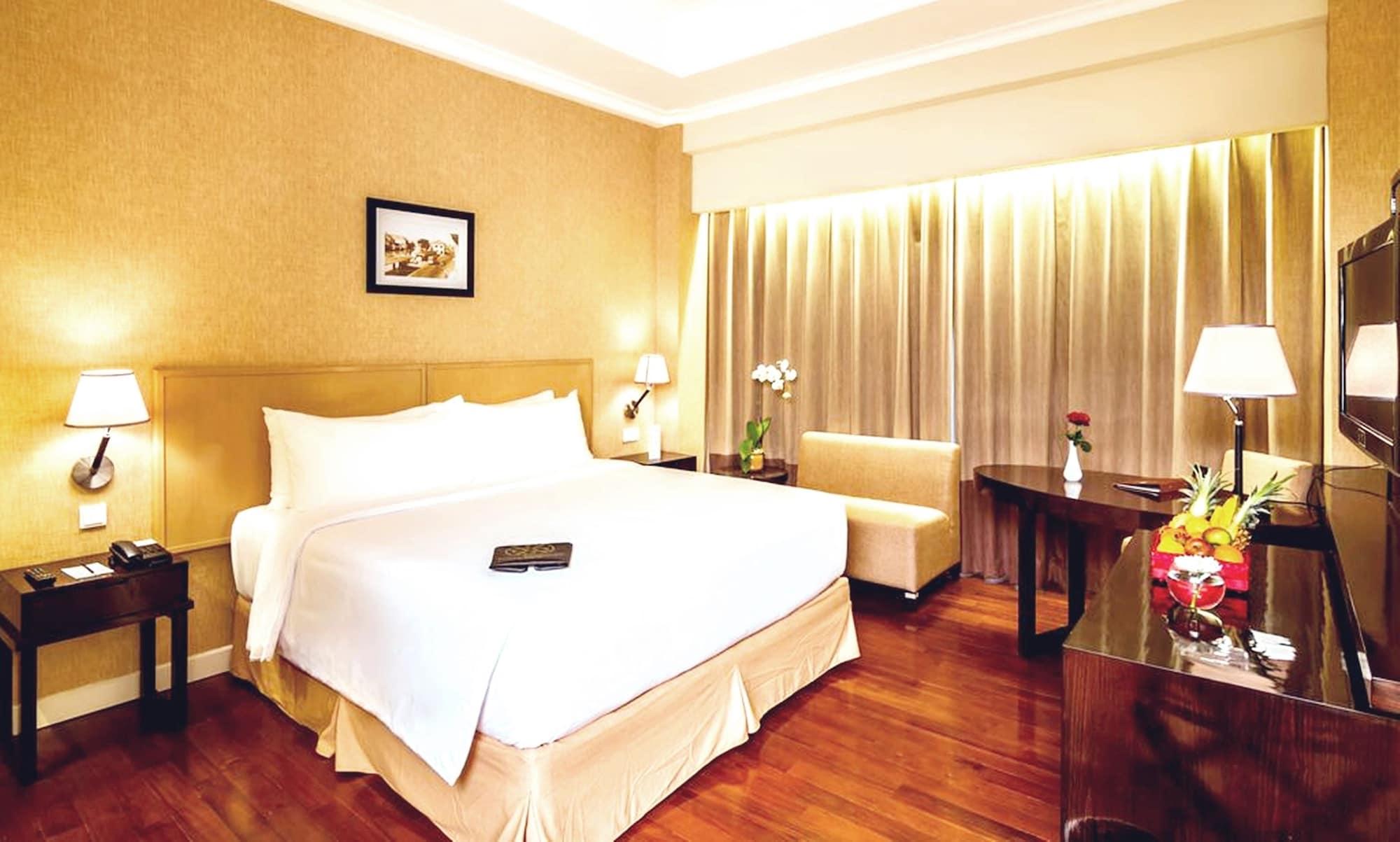 Royal Kuningan Hotel Джакарта Екстериор снимка