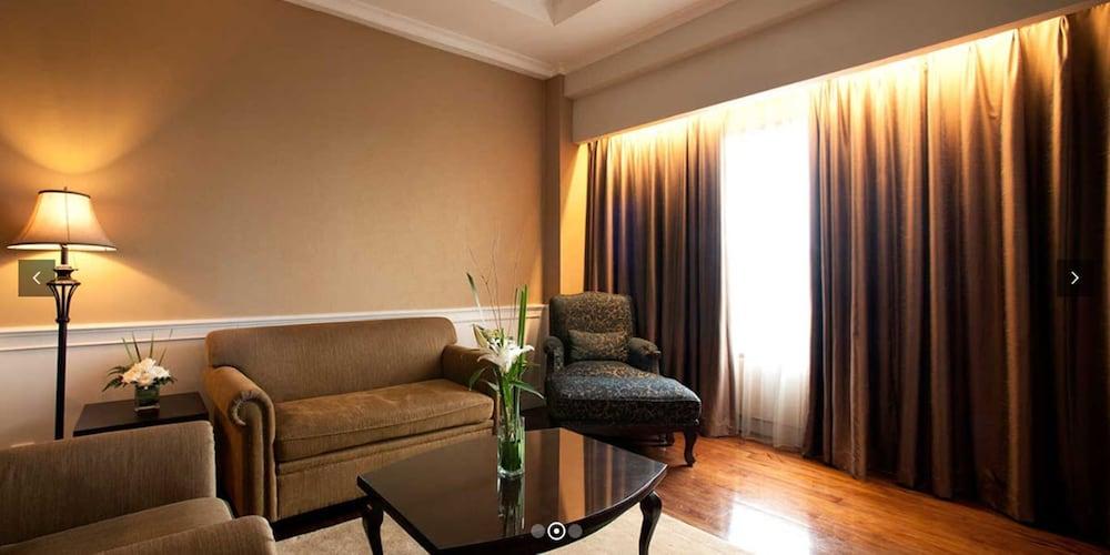 Royal Kuningan Hotel Джакарта Екстериор снимка