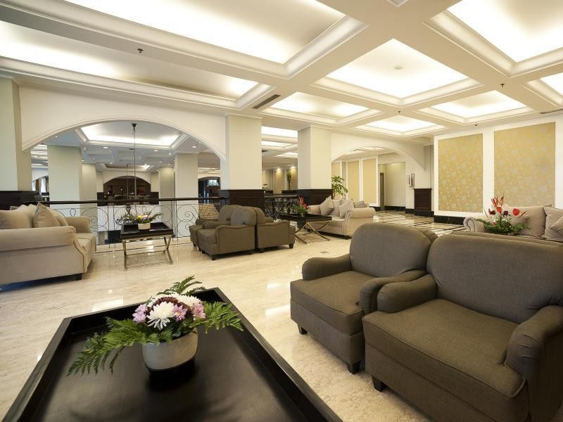 Royal Kuningan Hotel Джакарта Екстериор снимка