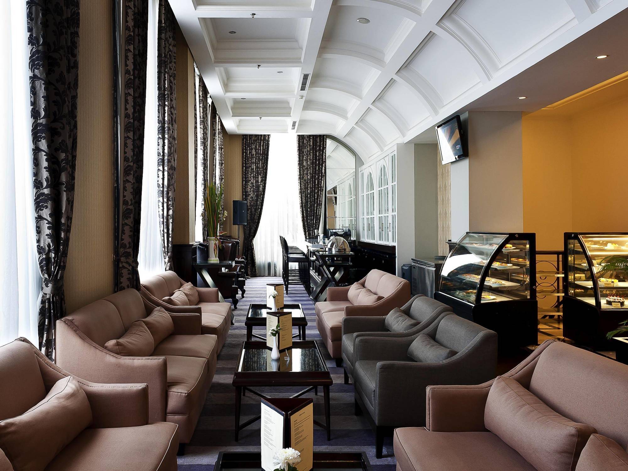 Royal Kuningan Hotel Джакарта Екстериор снимка