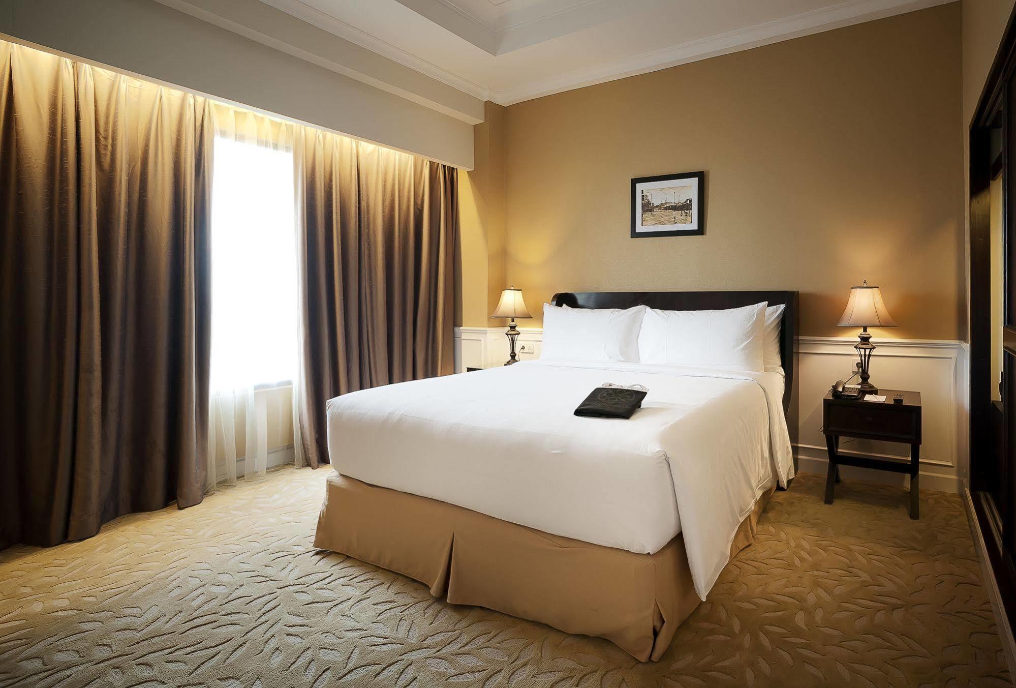 Royal Kuningan Hotel Джакарта Екстериор снимка