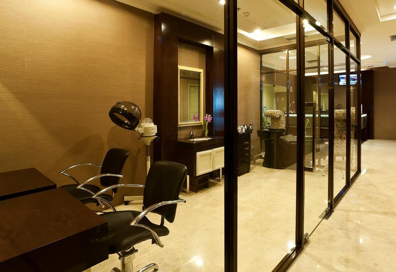 Royal Kuningan Hotel Джакарта Екстериор снимка