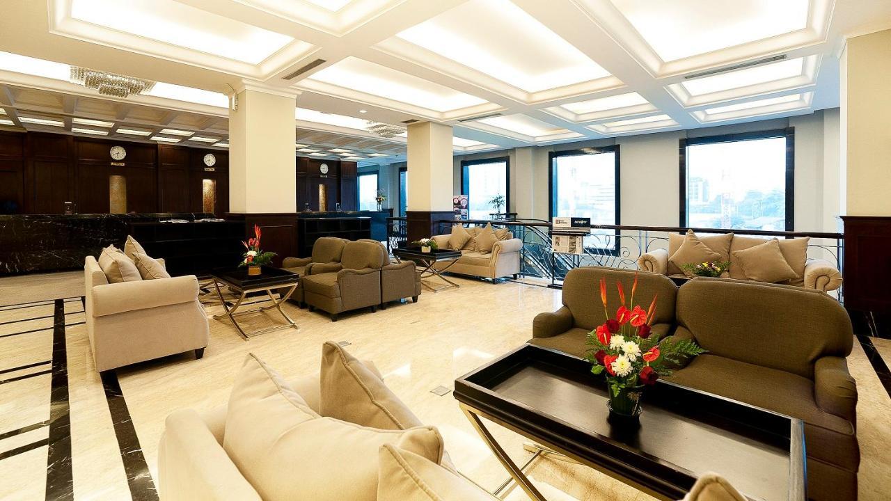 Royal Kuningan Hotel Джакарта Екстериор снимка