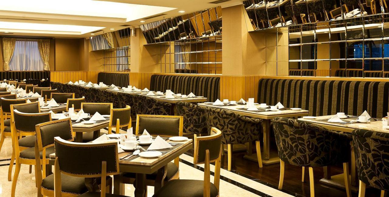 Royal Kuningan Hotel Джакарта Екстериор снимка