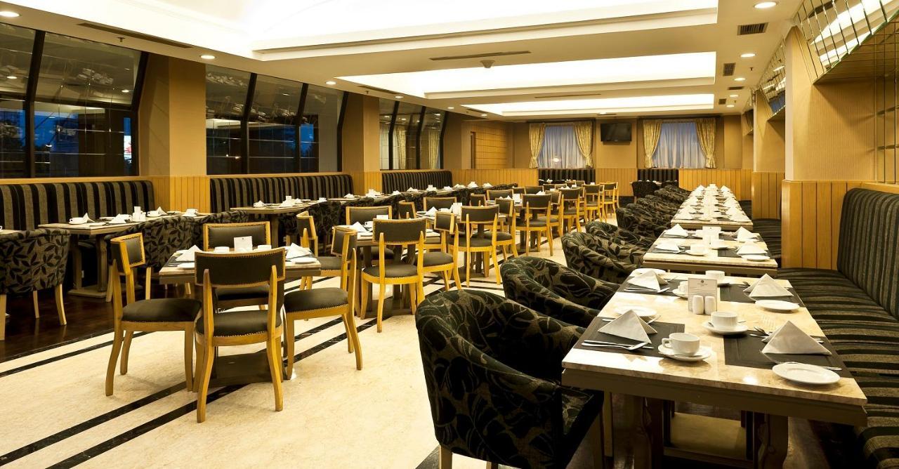 Royal Kuningan Hotel Джакарта Екстериор снимка