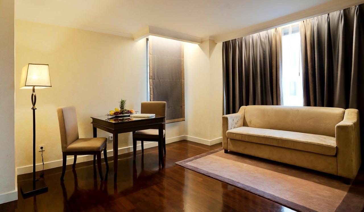 Royal Kuningan Hotel Джакарта Екстериор снимка