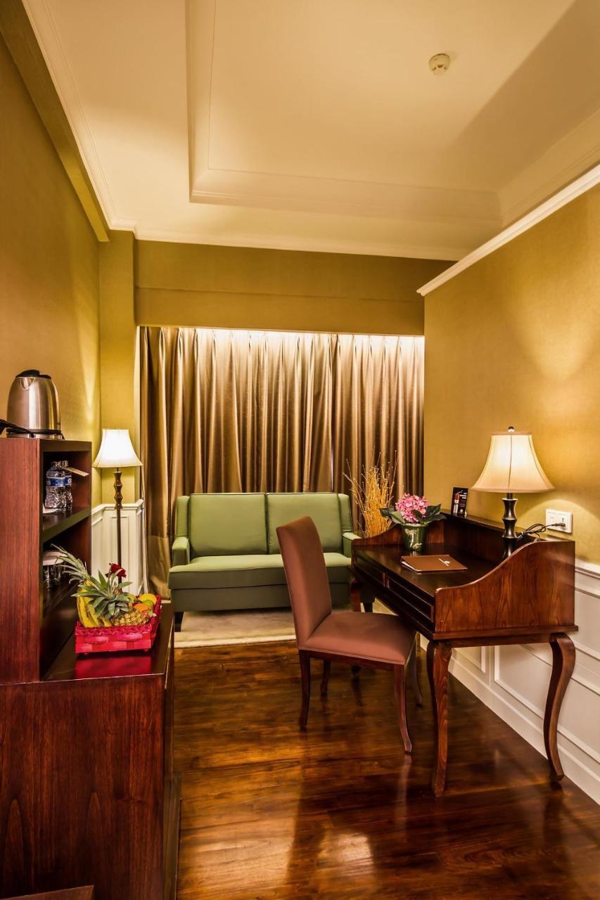 Royal Kuningan Hotel Джакарта Екстериор снимка