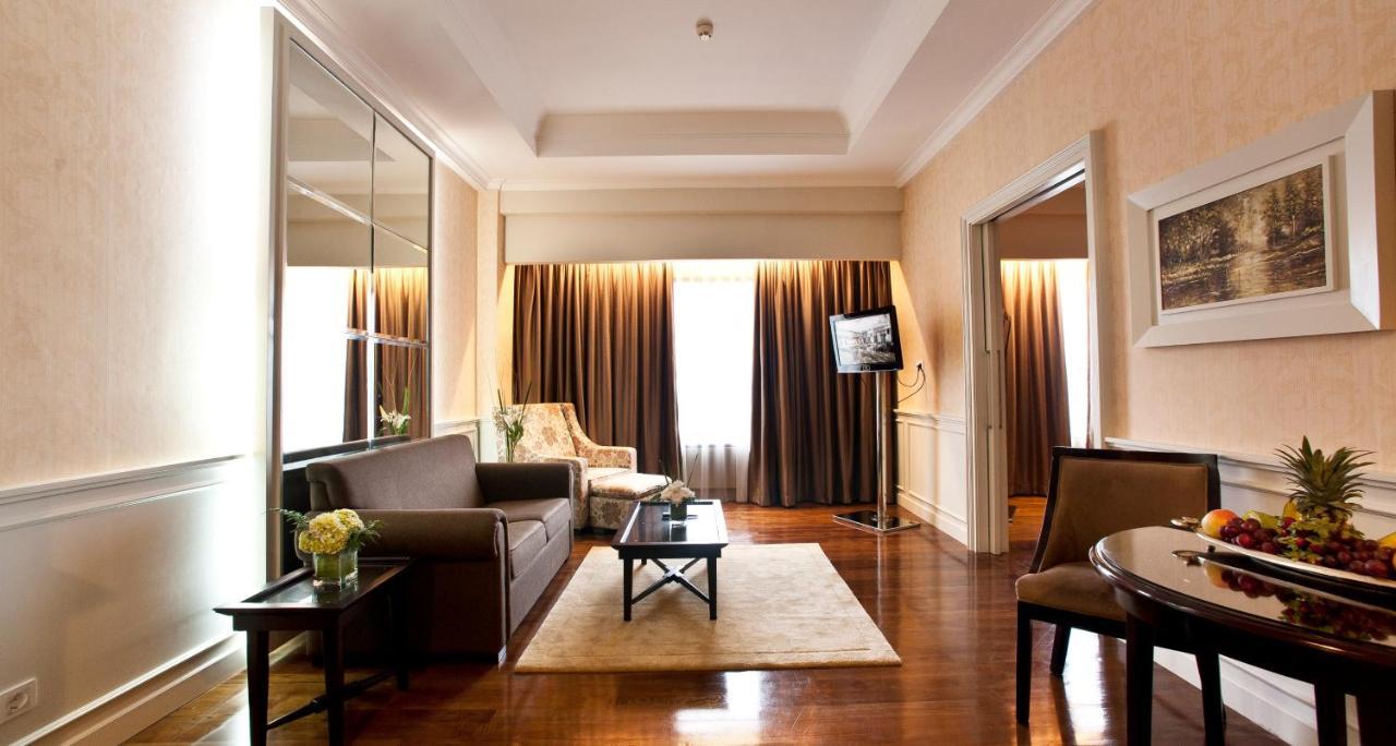 Royal Kuningan Hotel Джакарта Екстериор снимка
